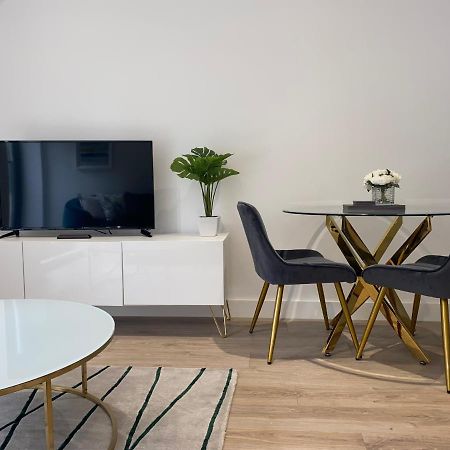 Roomotel - Broadoaks Apartments Solihull Eksteriør bilde
