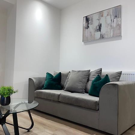 Roomotel - Broadoaks Apartments Solihull Eksteriør bilde