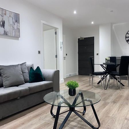 Roomotel - Broadoaks Apartments Solihull Eksteriør bilde