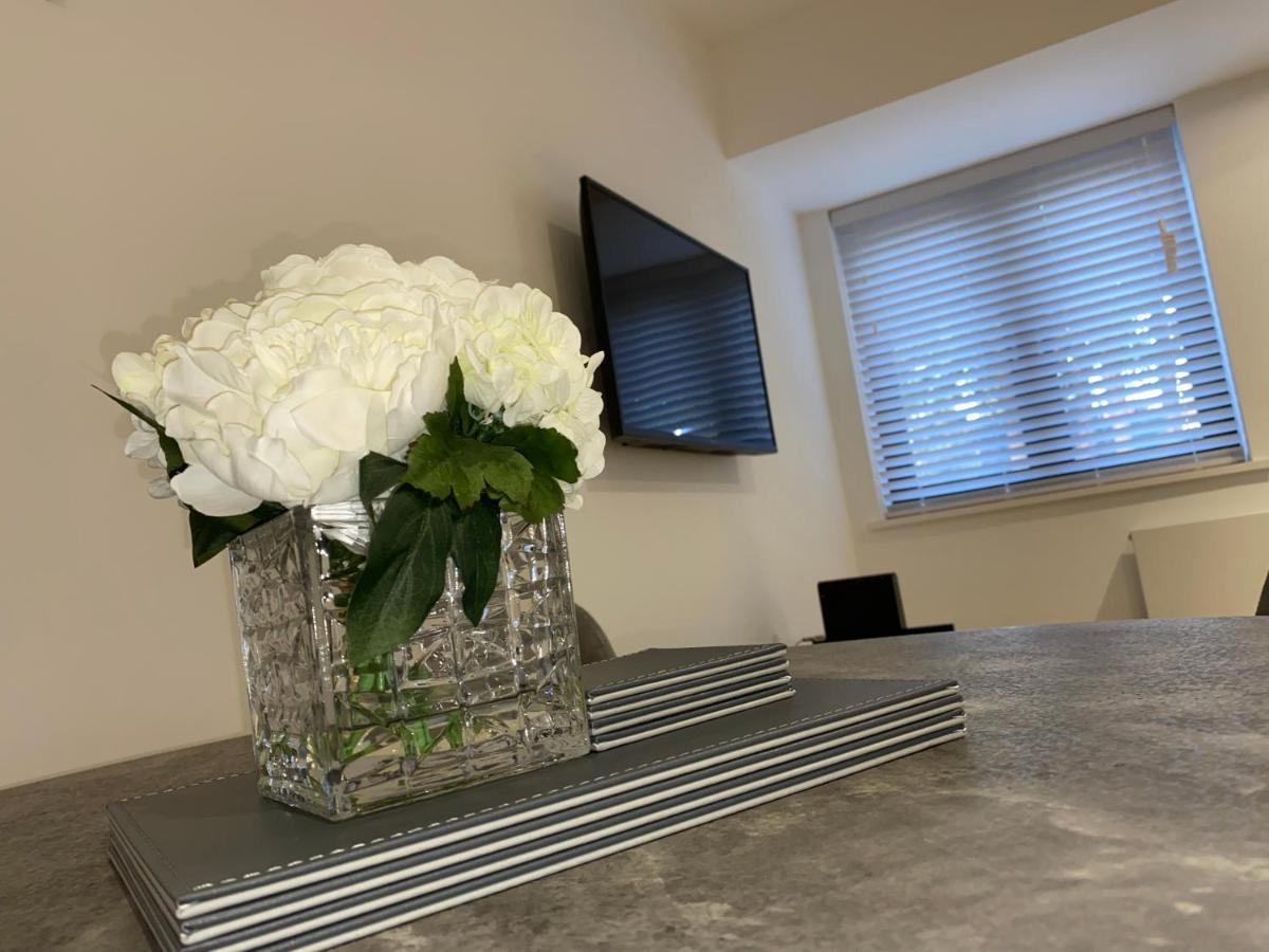 Roomotel - Broadoaks Apartments Solihull Eksteriør bilde