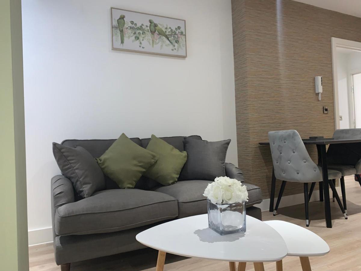 Roomotel - Broadoaks Apartments Solihull Eksteriør bilde