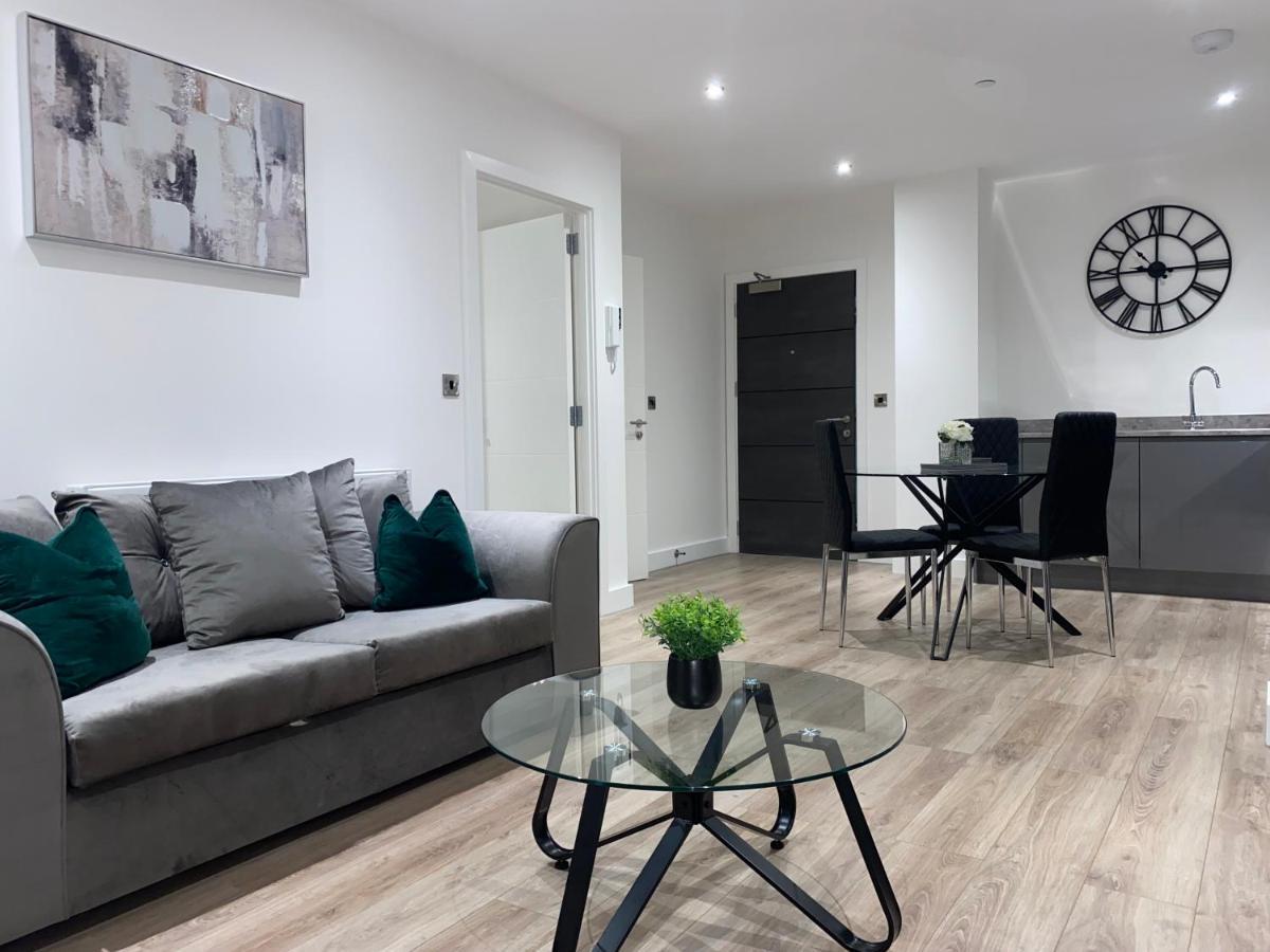 Roomotel - Broadoaks Apartments Solihull Eksteriør bilde