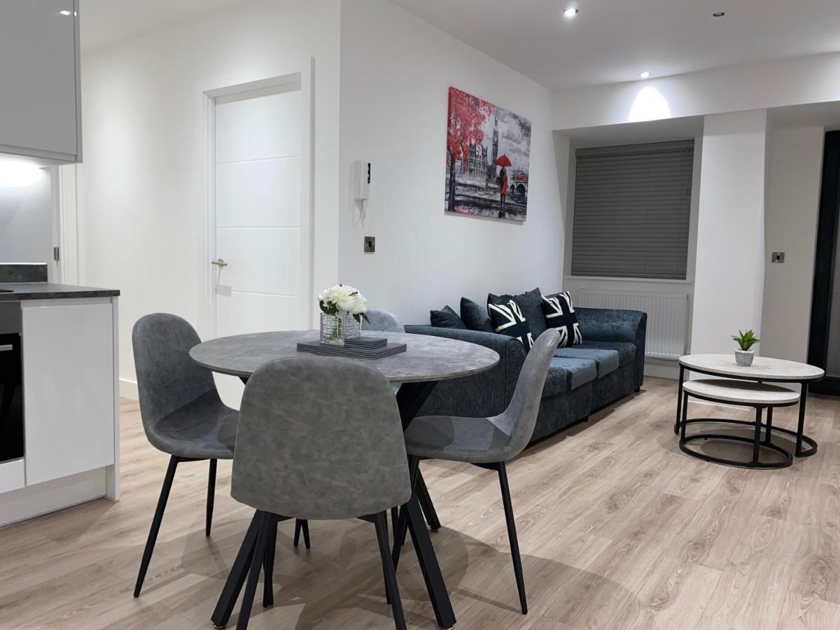 Roomotel - Broadoaks Apartments Solihull Eksteriør bilde