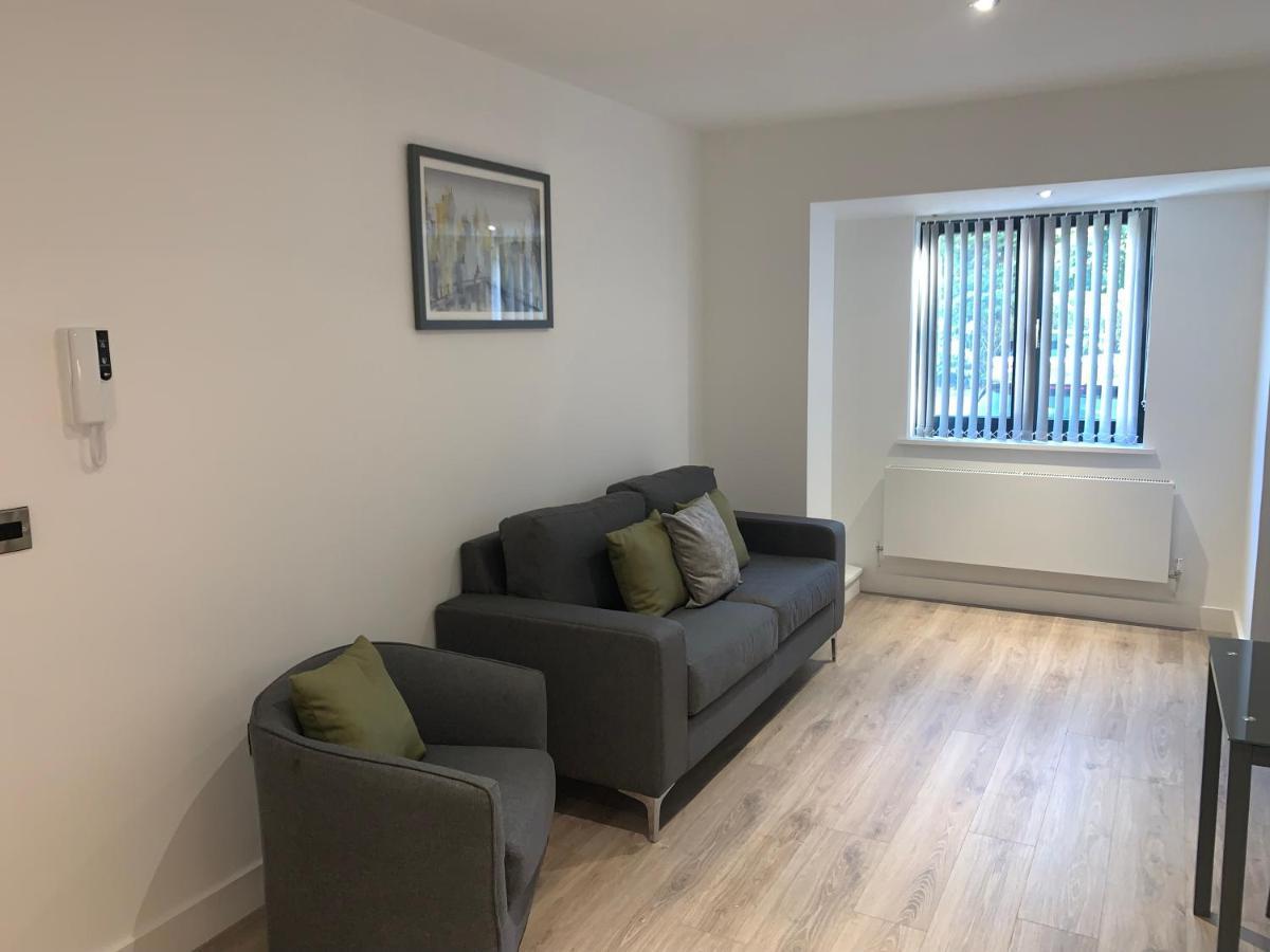 Roomotel - Broadoaks Apartments Solihull Eksteriør bilde
