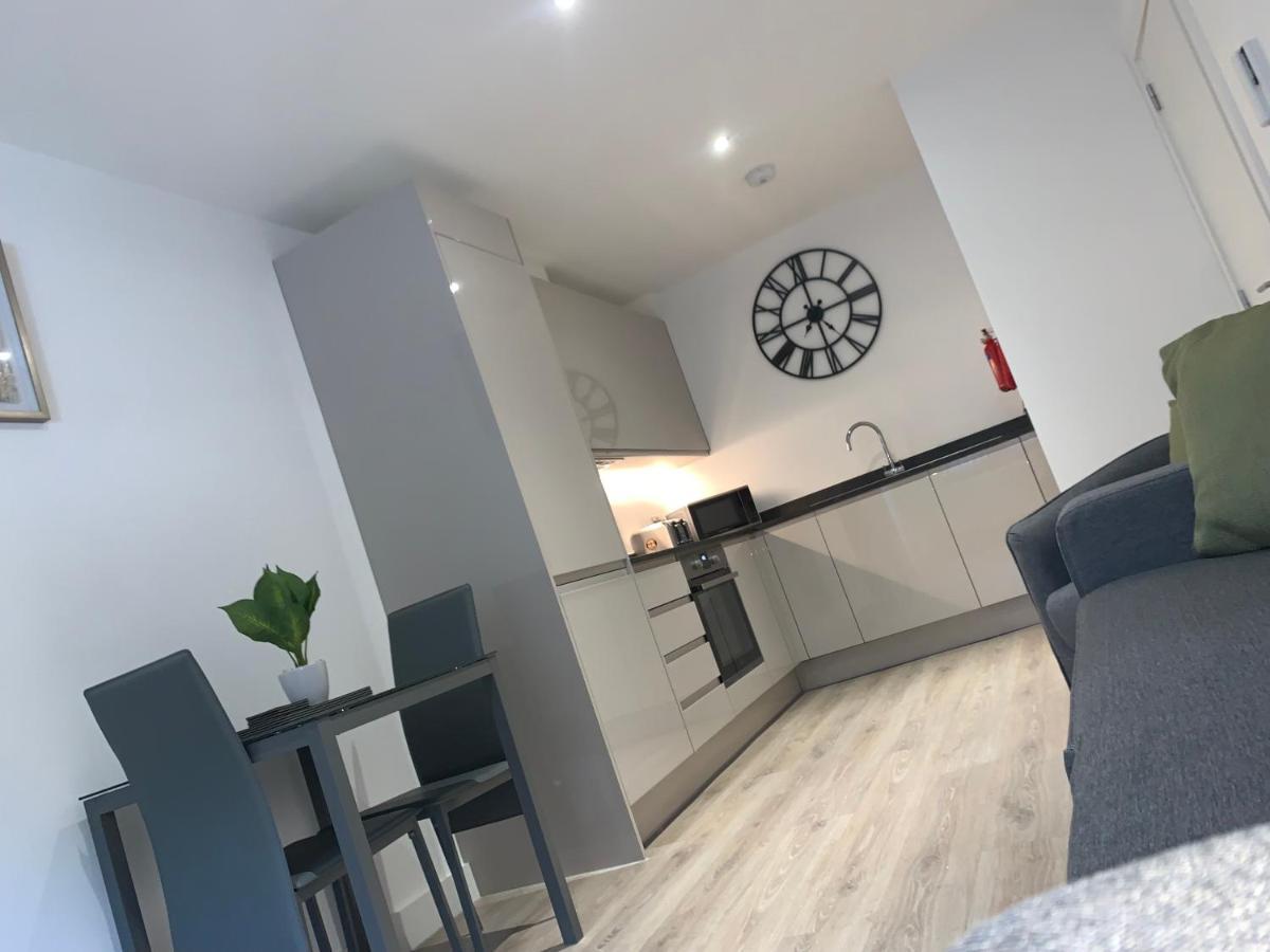 Roomotel - Broadoaks Apartments Solihull Eksteriør bilde