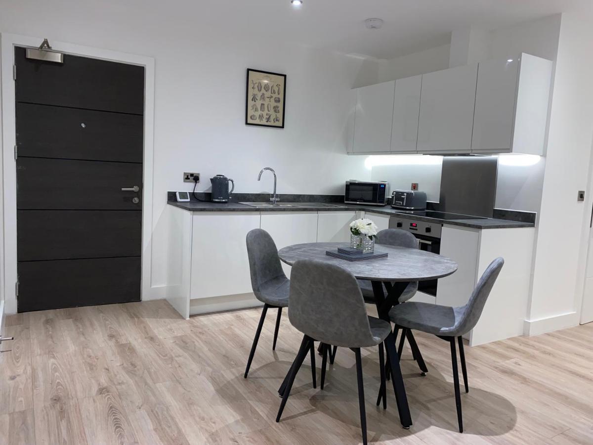 Roomotel - Broadoaks Apartments Solihull Eksteriør bilde