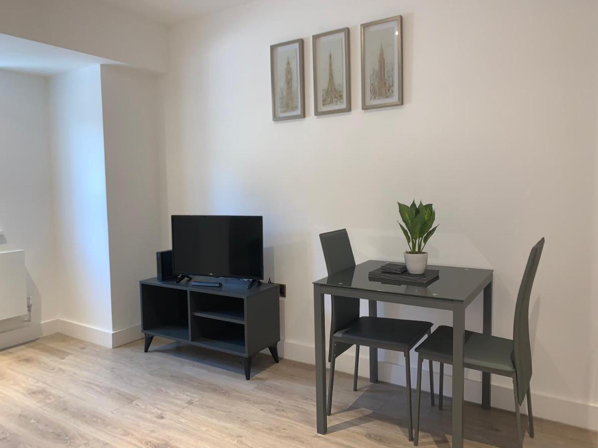 Roomotel - Broadoaks Apartments Solihull Eksteriør bilde