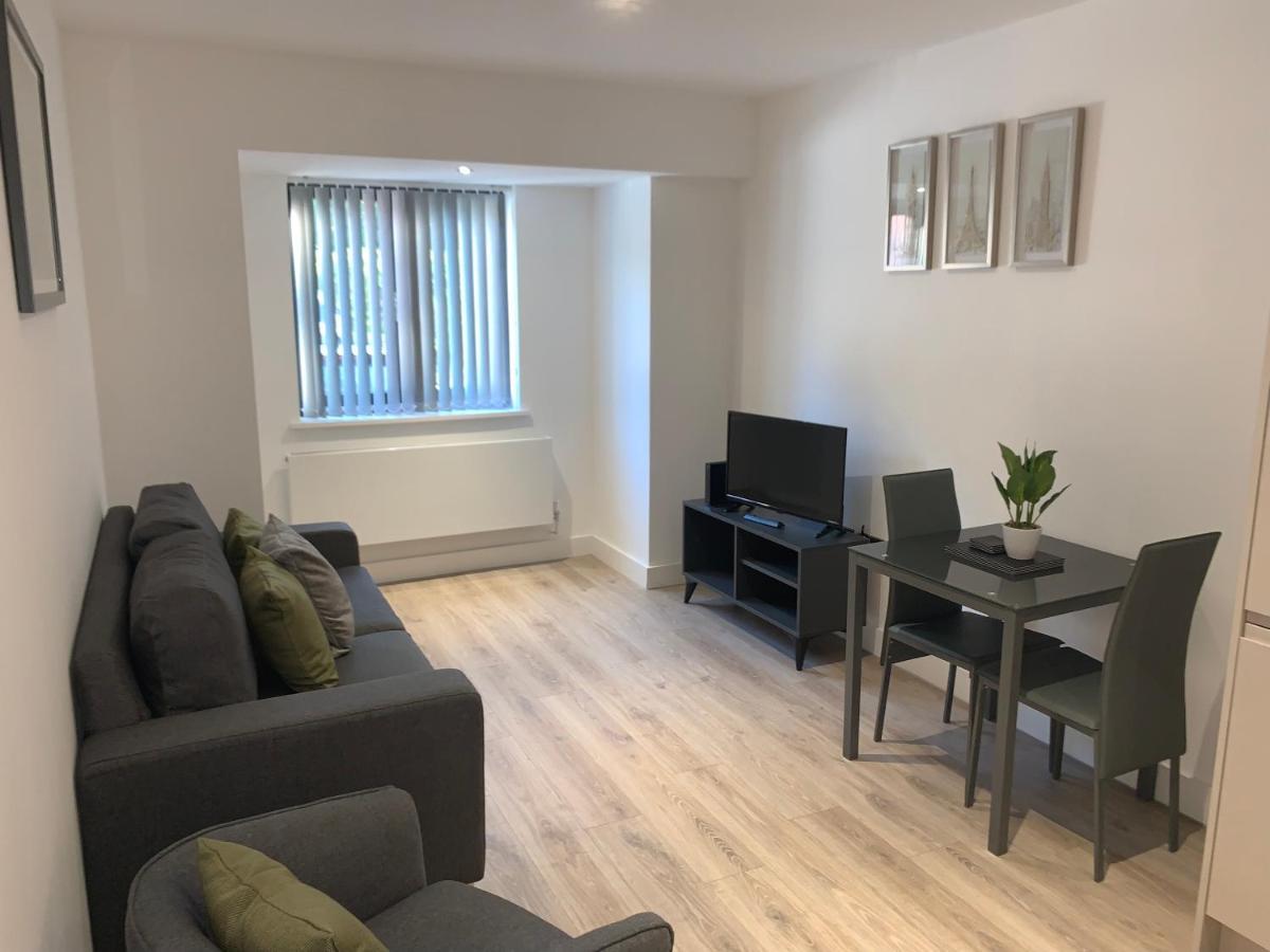Roomotel - Broadoaks Apartments Solihull Eksteriør bilde