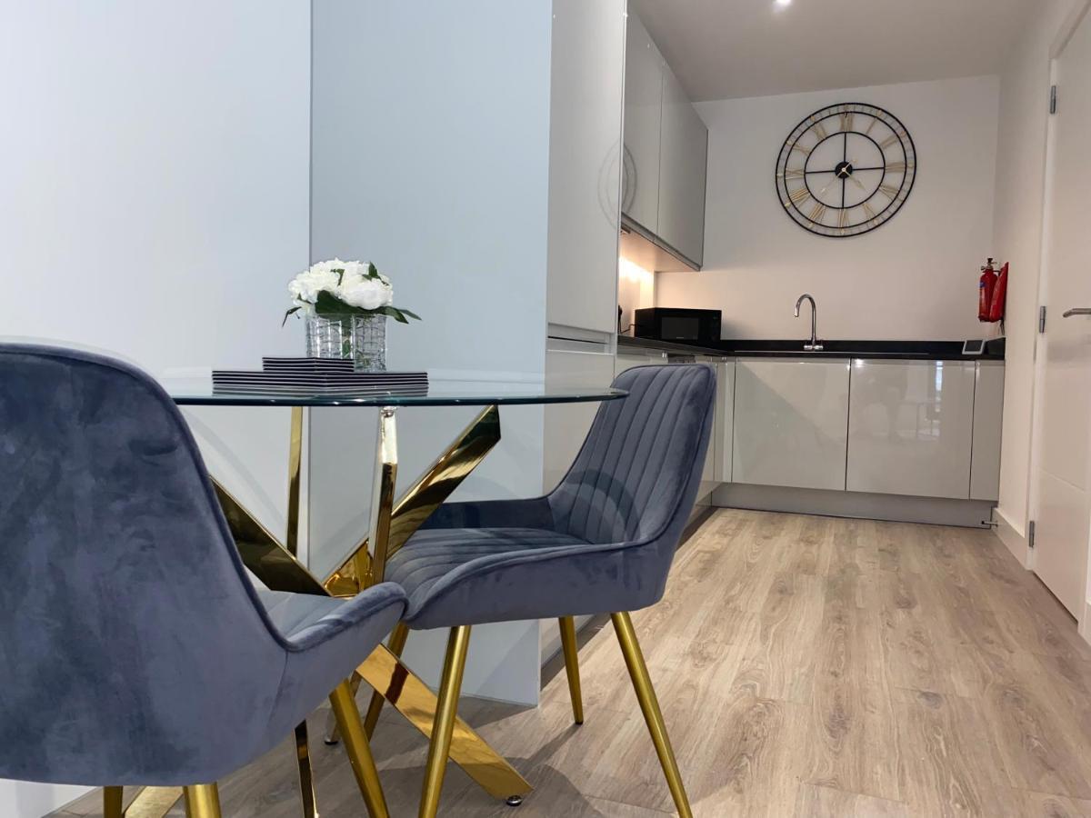 Roomotel - Broadoaks Apartments Solihull Eksteriør bilde