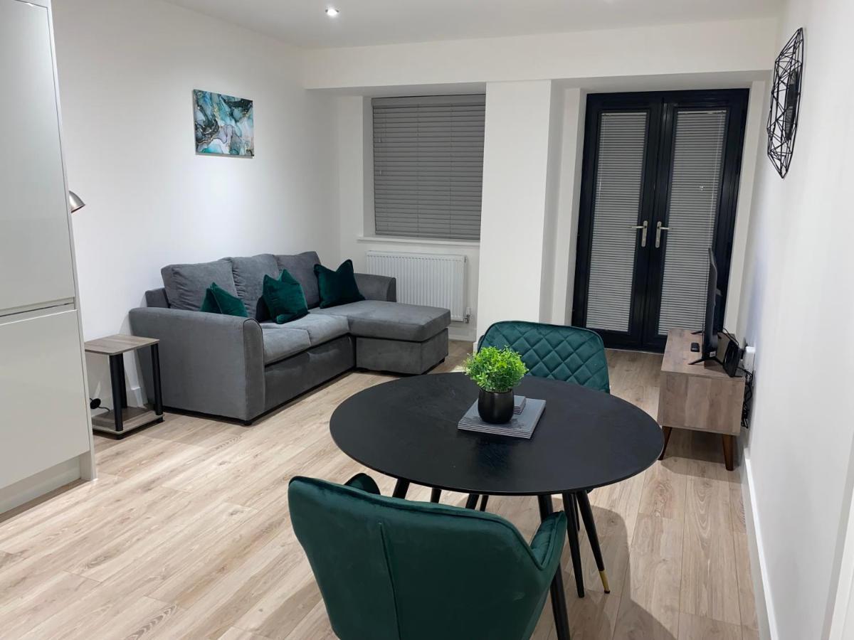 Roomotel - Broadoaks Apartments Solihull Eksteriør bilde